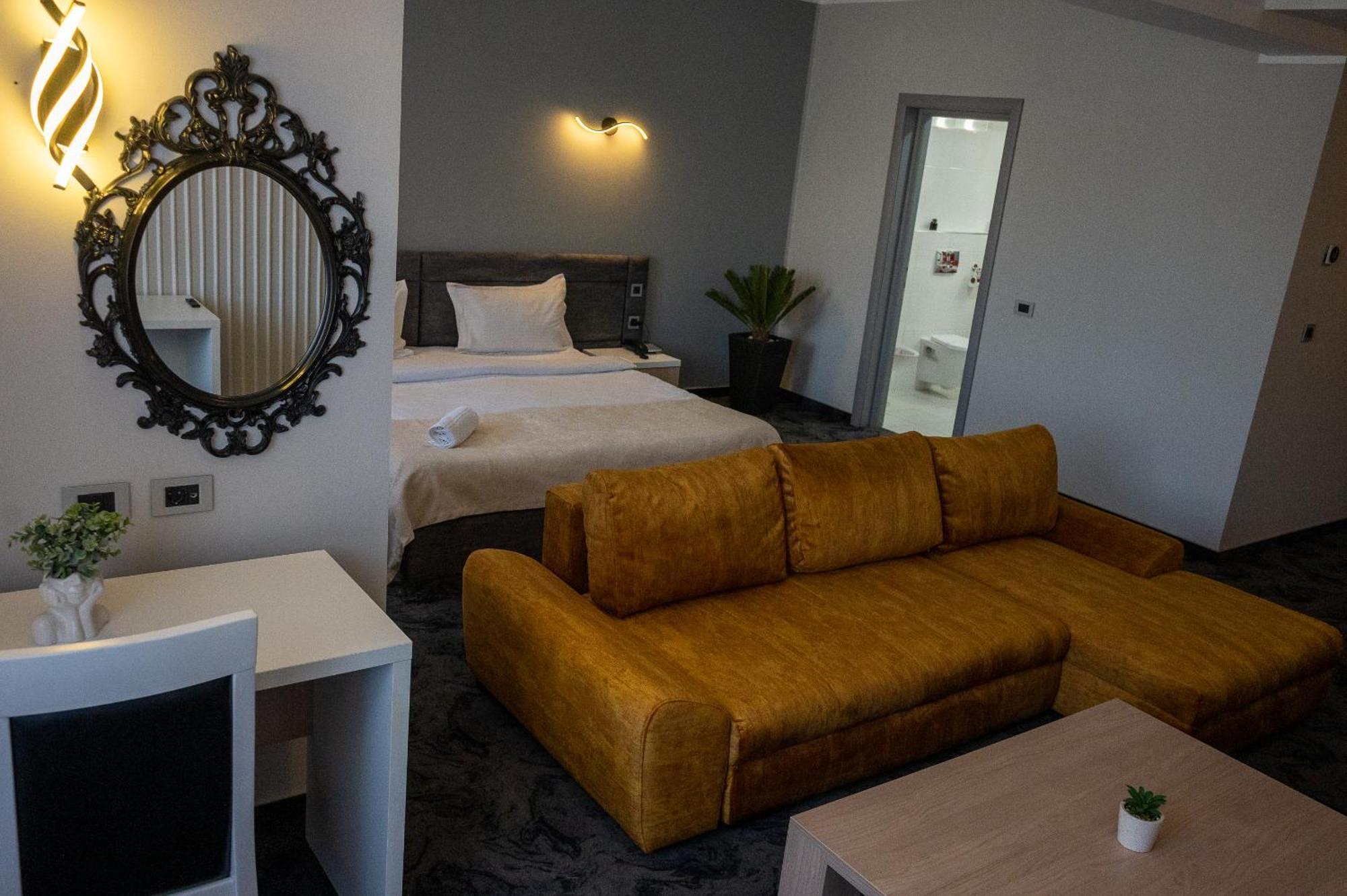 Black Tulip Hotel Dej Ngoại thất bức ảnh