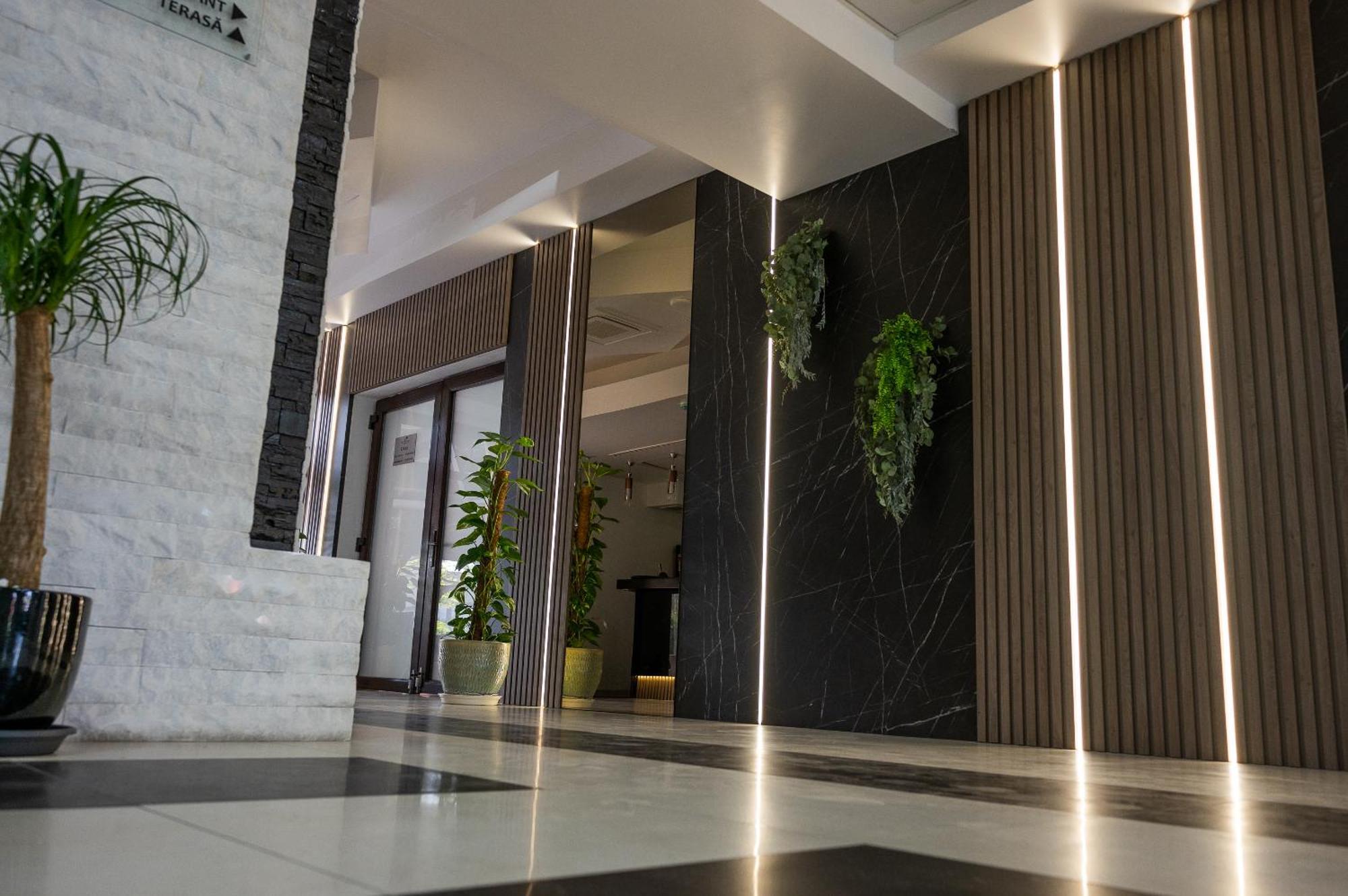 Black Tulip Hotel Dej Ngoại thất bức ảnh