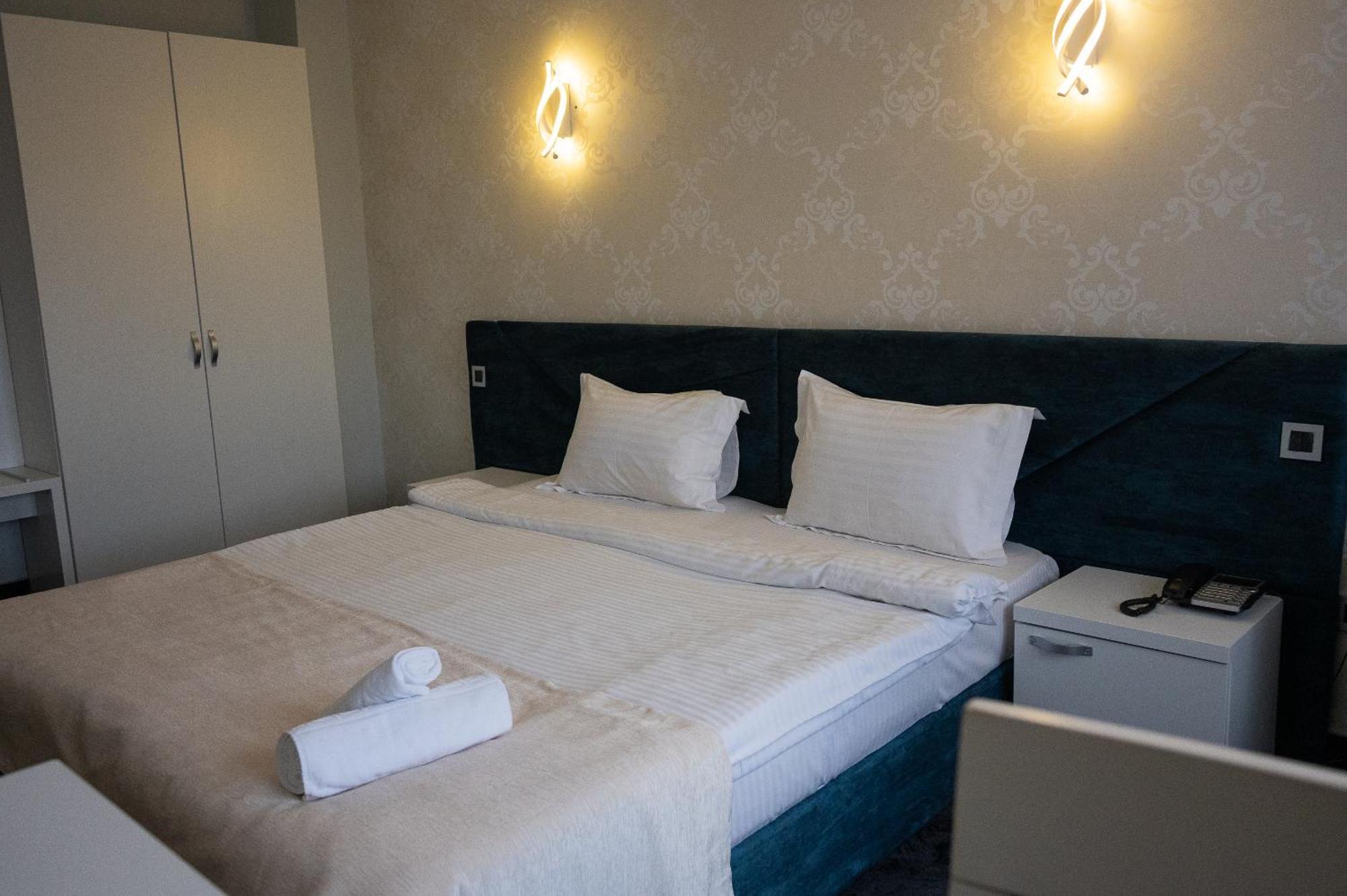 Black Tulip Hotel Dej Ngoại thất bức ảnh