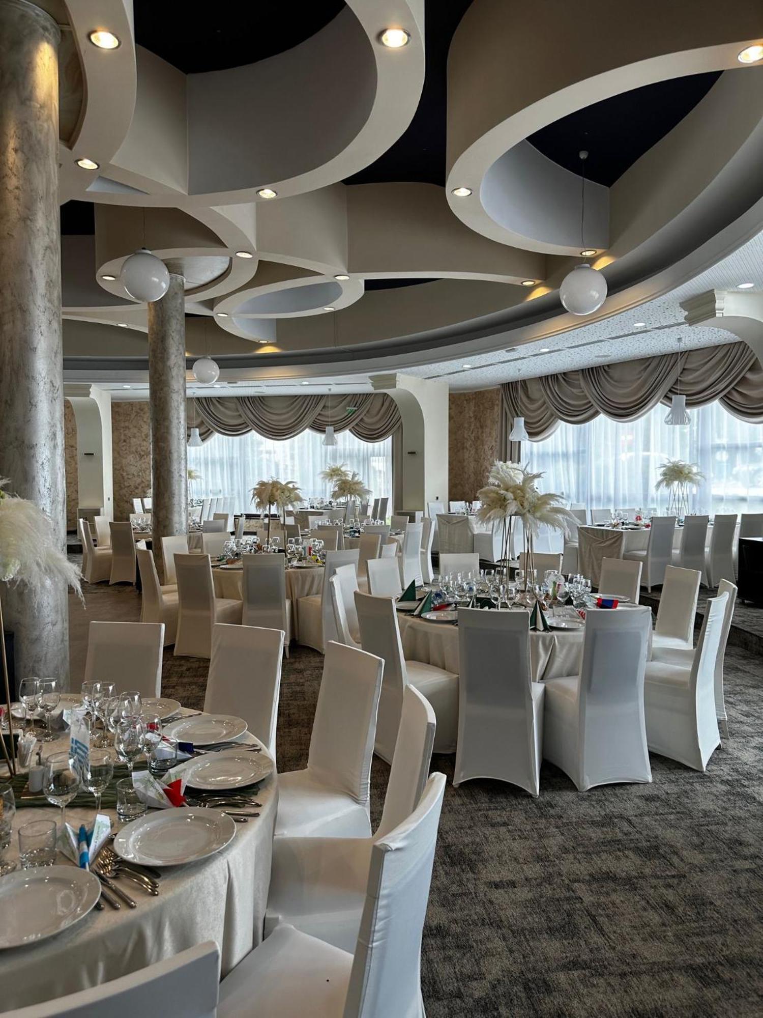 Black Tulip Hotel Dej Ngoại thất bức ảnh