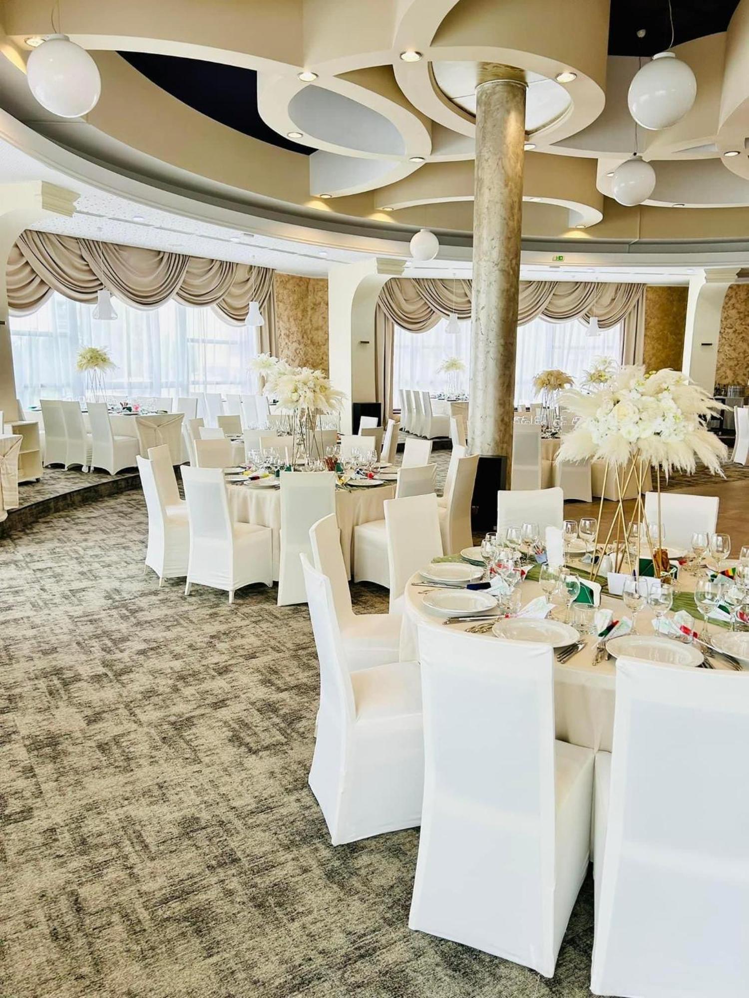 Black Tulip Hotel Dej Ngoại thất bức ảnh