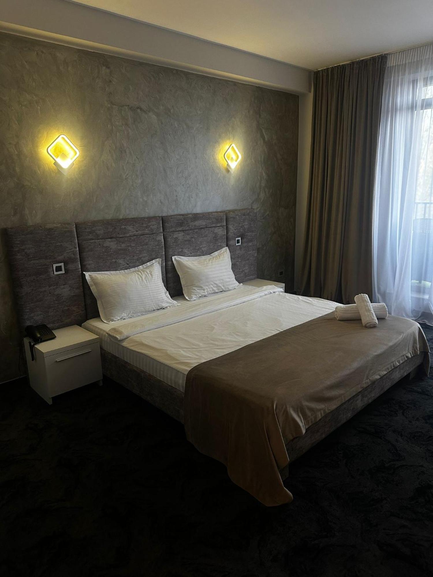 Black Tulip Hotel Dej Ngoại thất bức ảnh