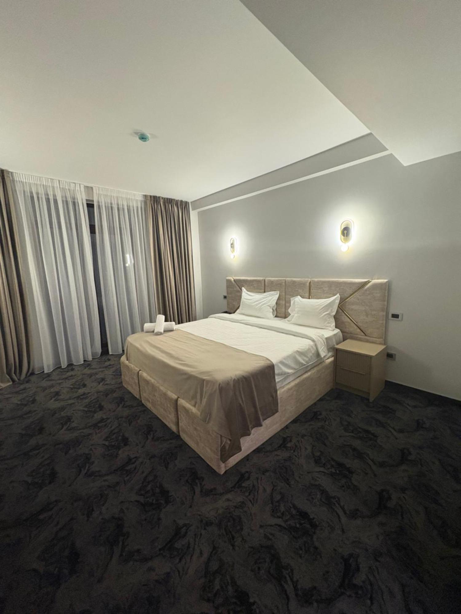 Black Tulip Hotel Dej Ngoại thất bức ảnh