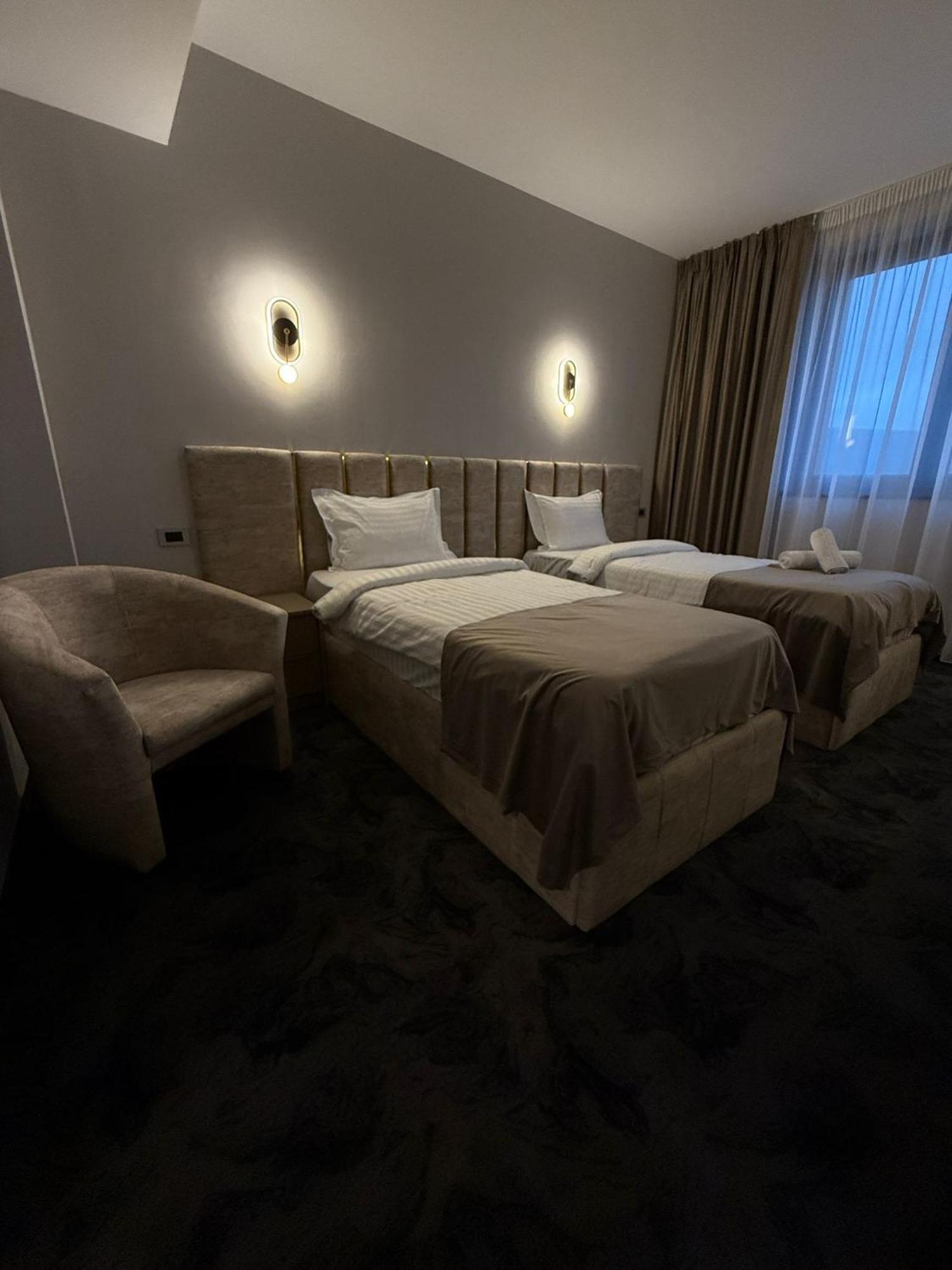 Black Tulip Hotel Dej Ngoại thất bức ảnh