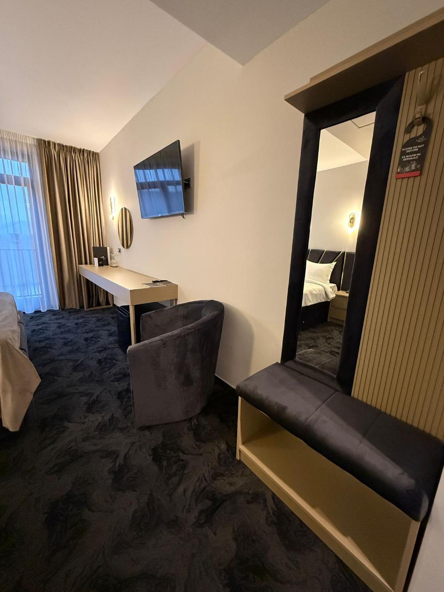 Black Tulip Hotel Dej Ngoại thất bức ảnh