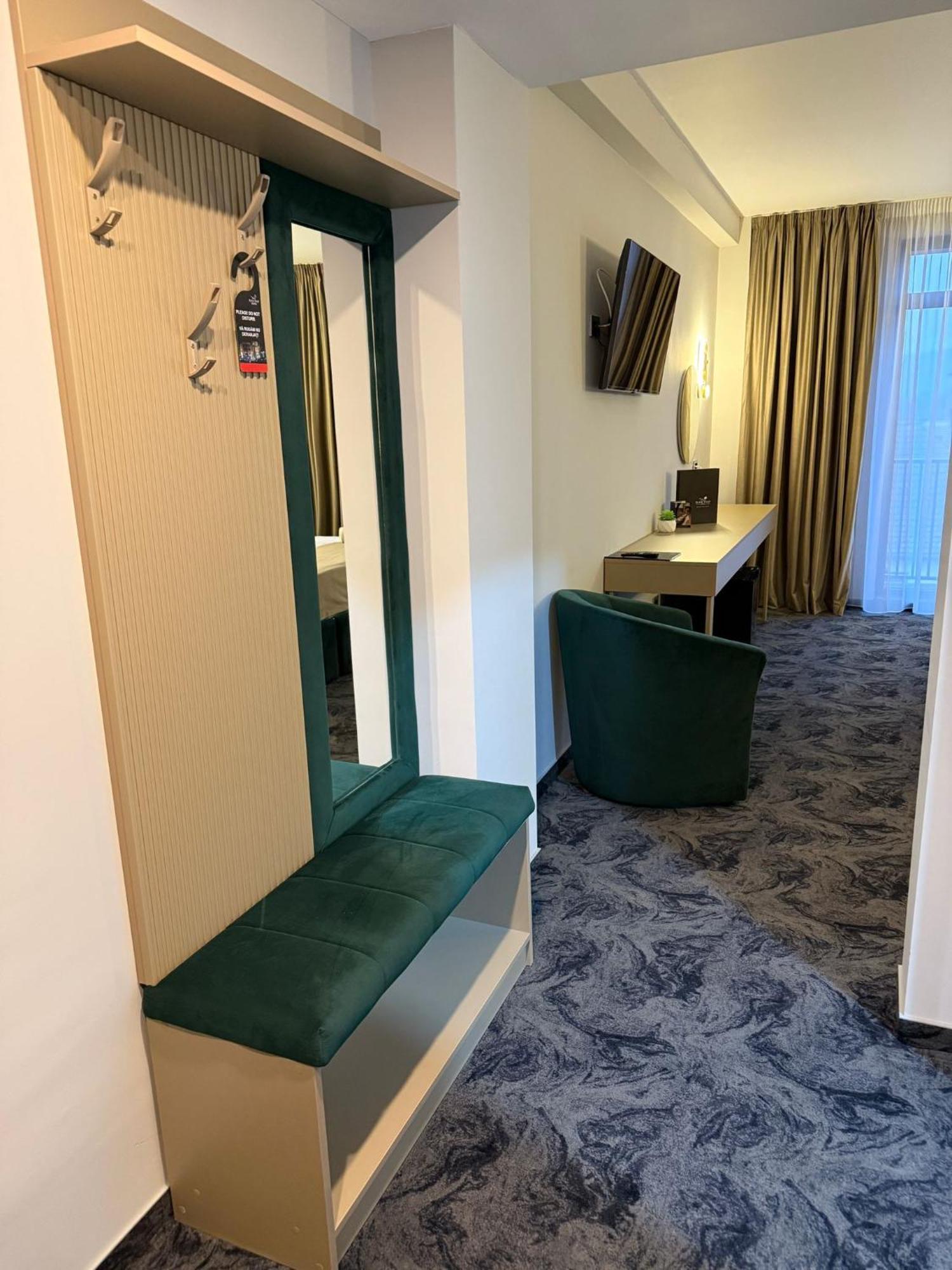Black Tulip Hotel Dej Ngoại thất bức ảnh