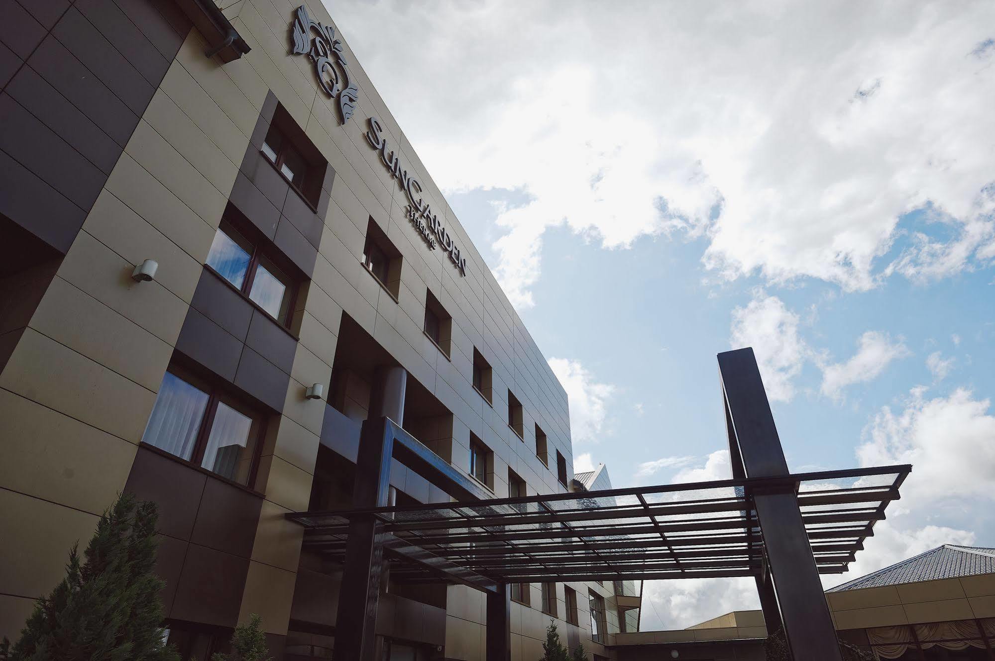 Black Tulip Hotel Dej Ngoại thất bức ảnh