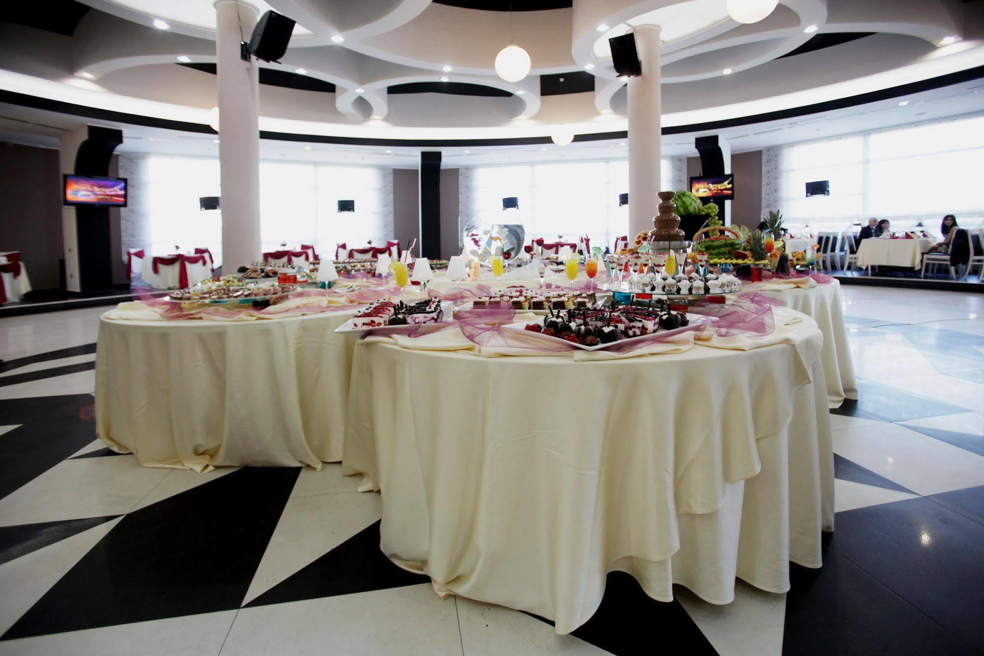 Black Tulip Hotel Dej Ngoại thất bức ảnh